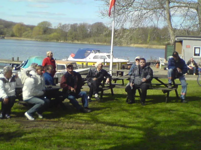 Forårsrengøring og standerhejsning 2007 (11)