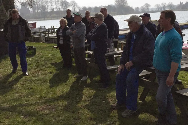 Forårsrengøring og standerhejsning 2015 (1)